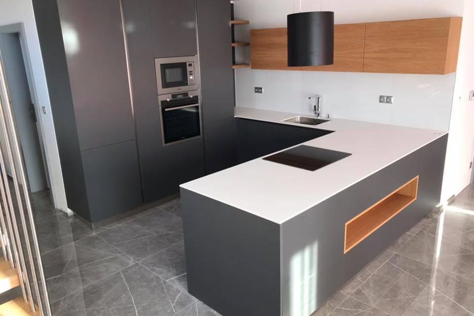 Kitchen countertops from natural stone